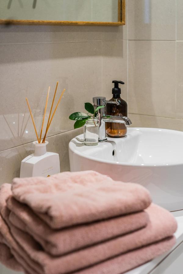 Cozy Apartment In Alesund City Bagian luar foto
